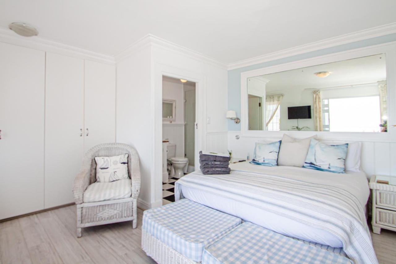 A Boat House Hotel Simon's Town Exterior photo