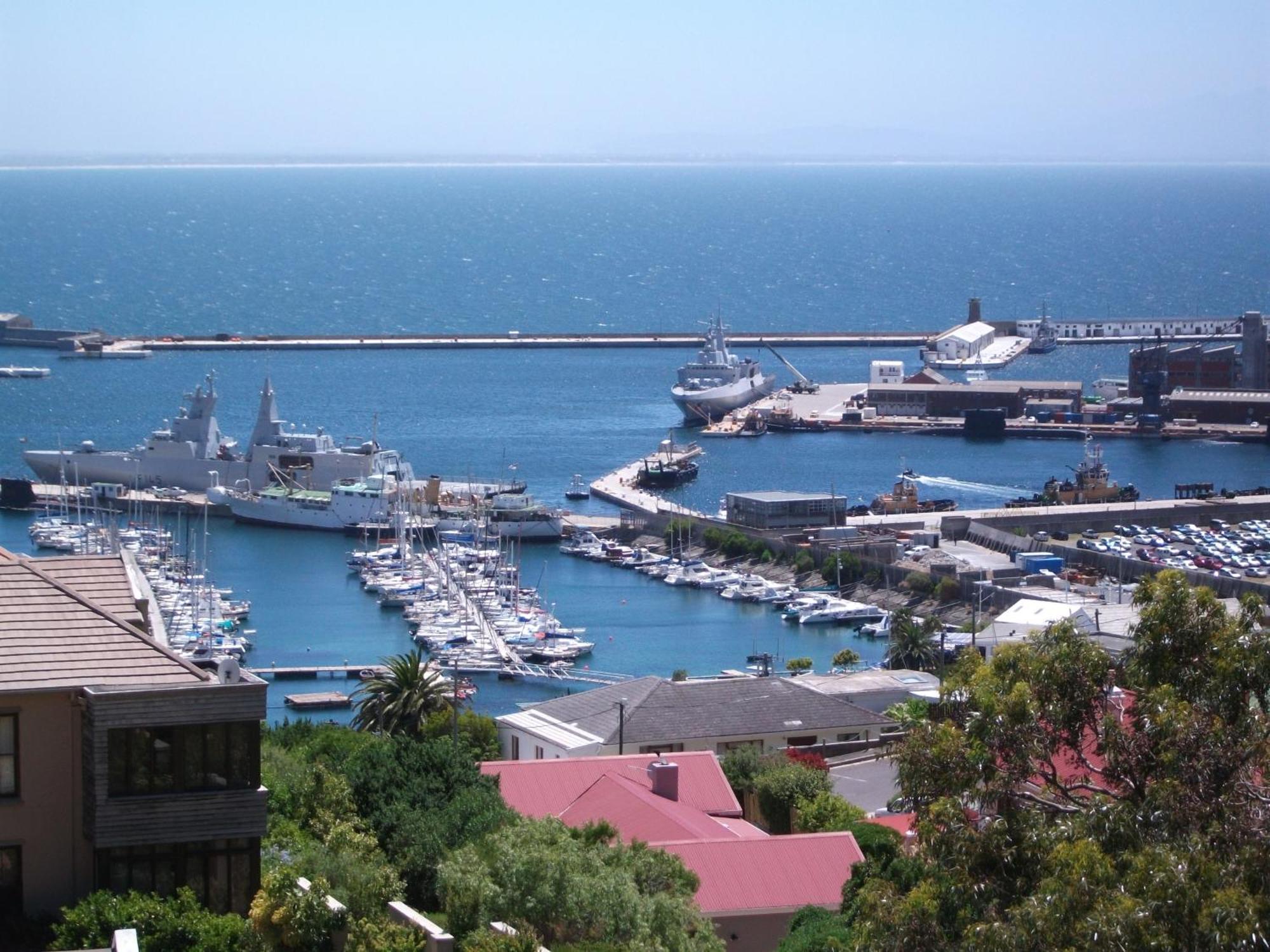 A Boat House Hotel Simon's Town Exterior photo